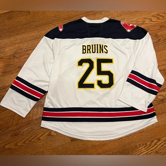 Fenway Park Boston Red Socks Bruins Hockey Jersey Exclusive Size Medium - Picture 3 of 8